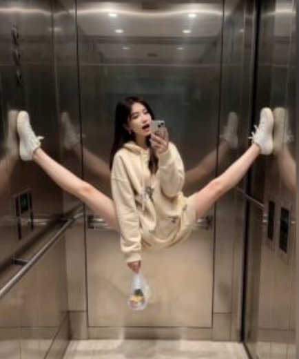 AI生成电梯一字马美女制作教程，条条流量上万，别再在外面被割韭菜了，全流程实操-淘金日记